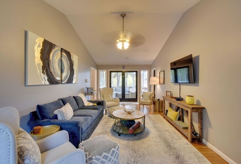 Lakefront Westminster Retreat W/ Boat Dock!