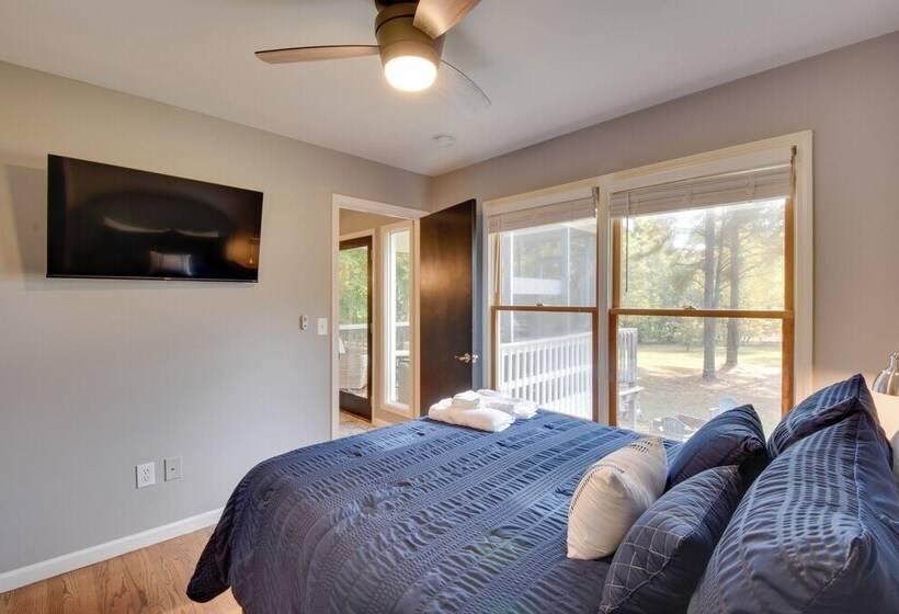 Lakefront Westminster Retreat W/ Boat Dock!