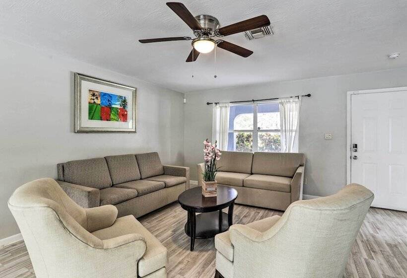 Largo Hideaway W/ Game Room & Fenced Yard!