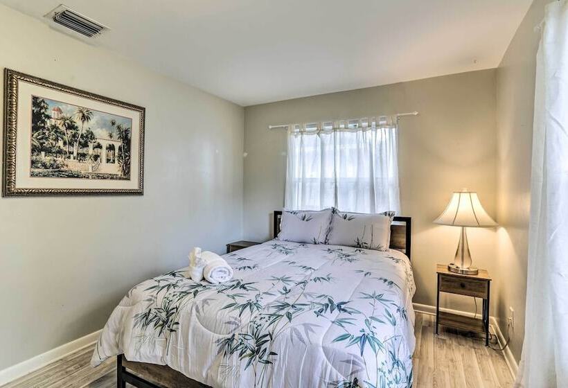 Largo Hideaway W/ Game Room & Fenced Yard!