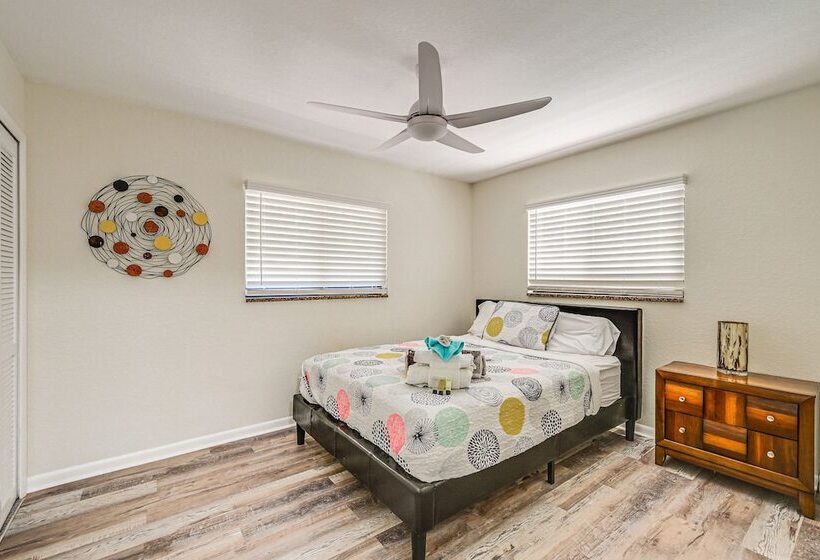 Lovely Naples Home: Backyard Oasis W/ Pool!