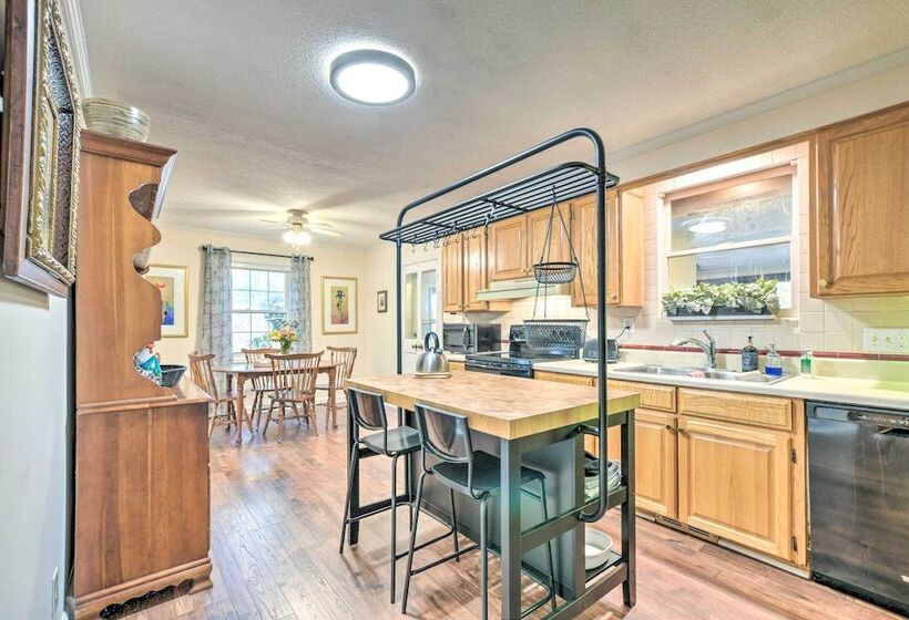 Lovely Taylors Home: 8 Mi To Dtwn Greenville!