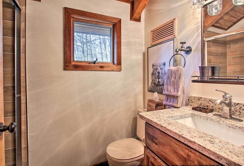 Panoramic View Gatlinburg Cabin W/ Private Hot Tub