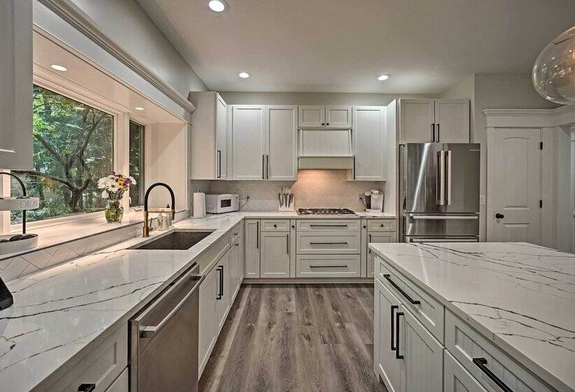 Luxury Family Home W/ Deck, Swim Spa & Grill!