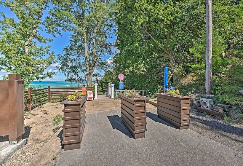 Luxury Family Home W/ Deck, Swim Spa & Grill!