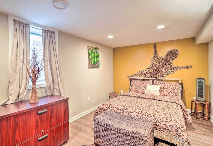 8 Mi To Downtown: Convenient Minneapolis Home