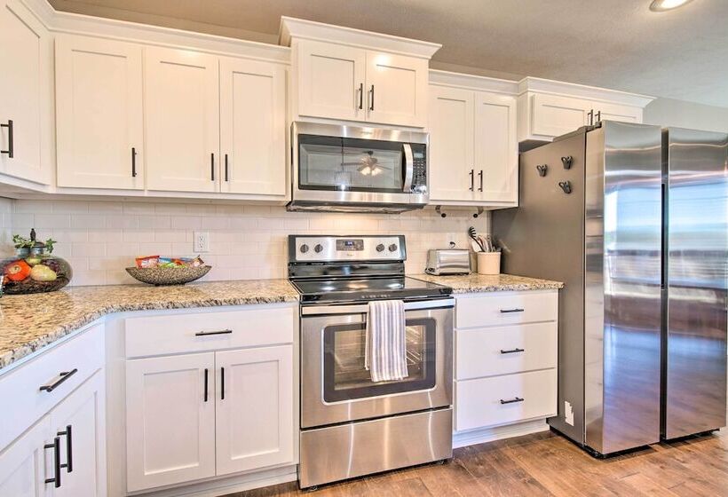 Ozark Home: Pool Access, Deck & Fenced Yard