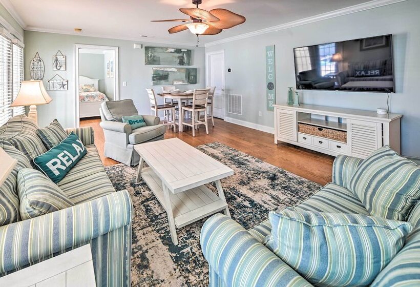 1 Mi To Beach + Hot Tub: Murrells Inlet Retreat!