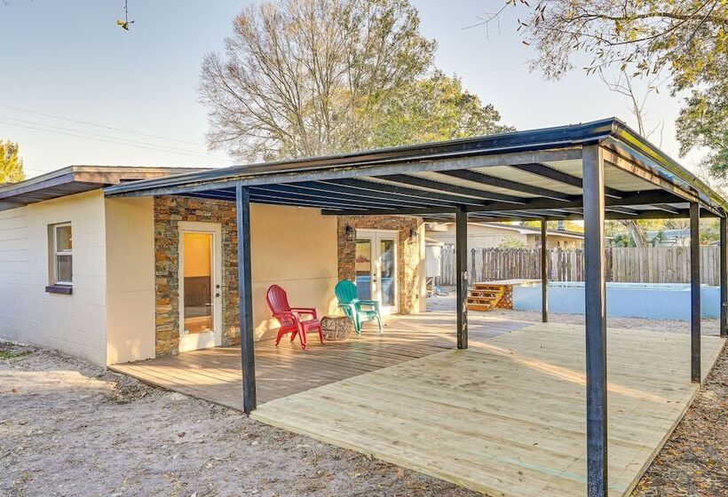 Idyllic Oldsmar Vacation Rental: 1 Mi To Beach!