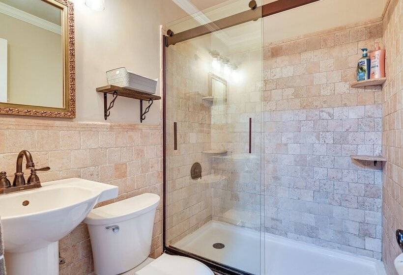 Idyllic Oldsmar Vacation Rental: 1 Mi To Beach!