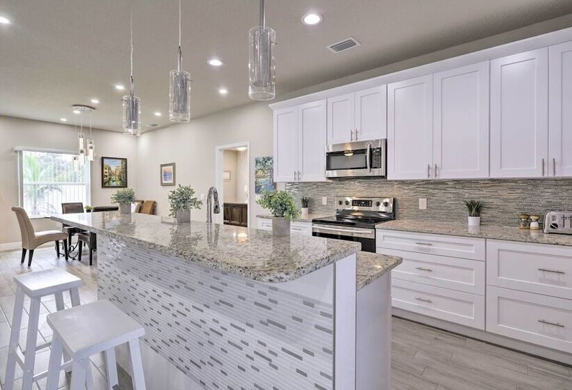 Palm Bay Home W/ Patio & Yard   12 Mi To Beach!