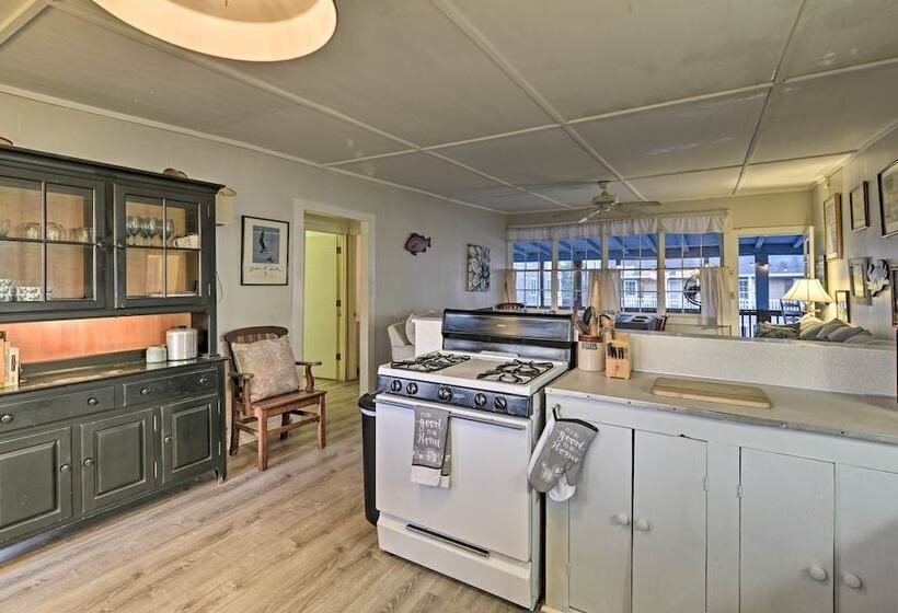 Pawleys Island House,   Steps To Beach & Creek!