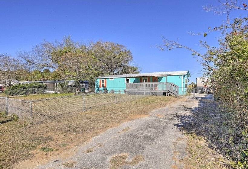 Pet Friendly Home W/ Deck   6 Mi To Cocoa Village!