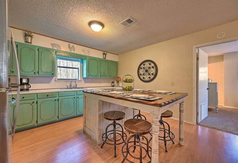 Pet Friendly  Shady Oaks  Broken Bow Gem W/ Patio!