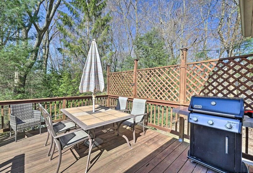 3 Mi To Kalahari: Pocono Mountain Home W/ Fire Pit