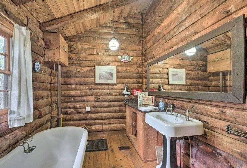 Quaint & Quiet Belleview Cabin On 35 Acres!