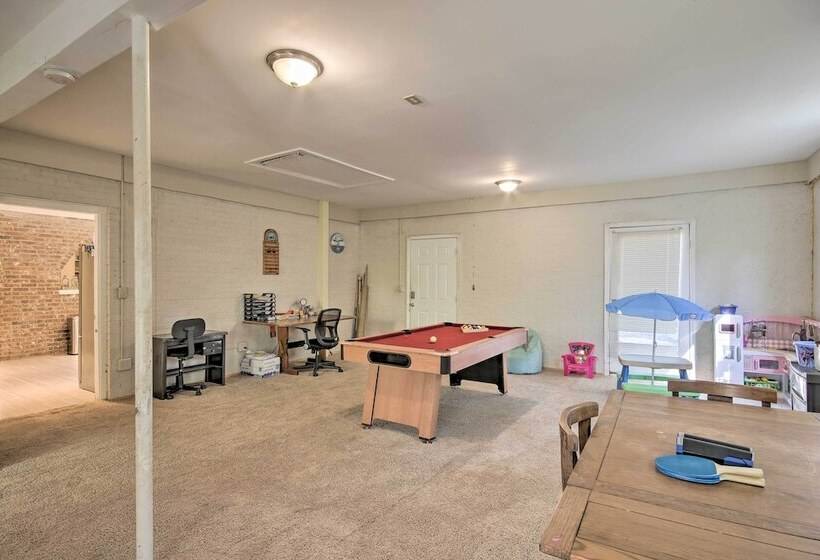 Quiet Columbia Home W/ Fire Pit & Pool Table!