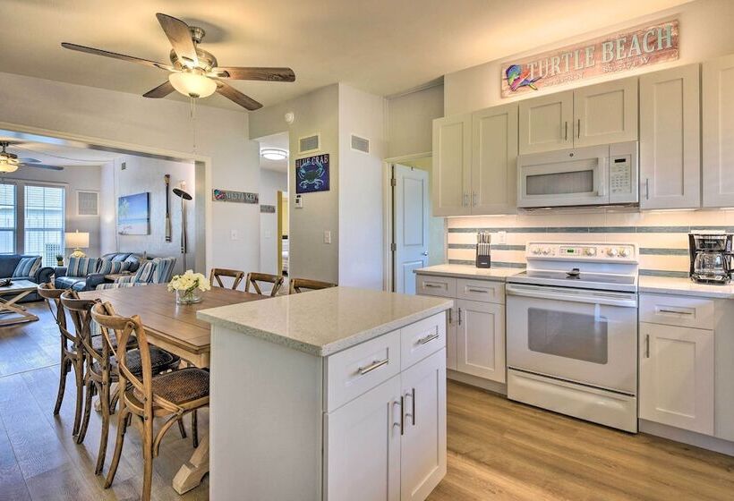 Sarasota Sunset House  W/ Spacious Patio!