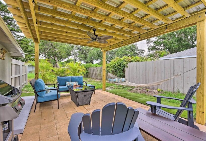 Sarasota Sunset House  W/ Spacious Patio!