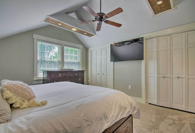 Sedalia Retreat W/ Spacious Yard & Fire Pit!