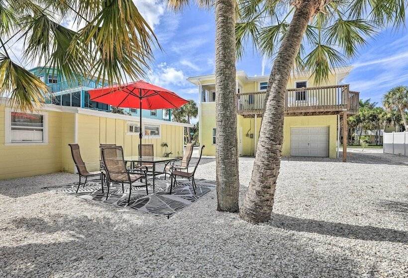 Siesta Key Village Home < Half Mi To Beach!