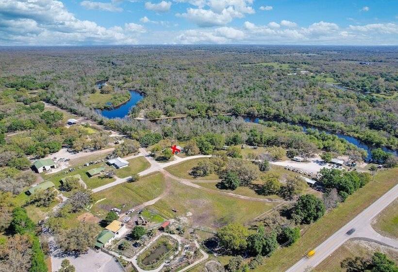 Spacious Arcadia Escape Near Public Boat Ramp