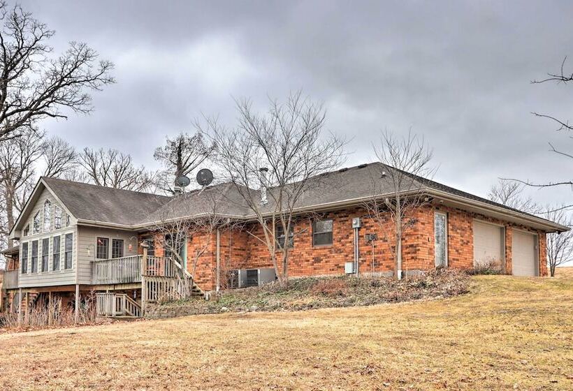 Spacious Home W/ Pond ~ 13 Mi To Columbia!