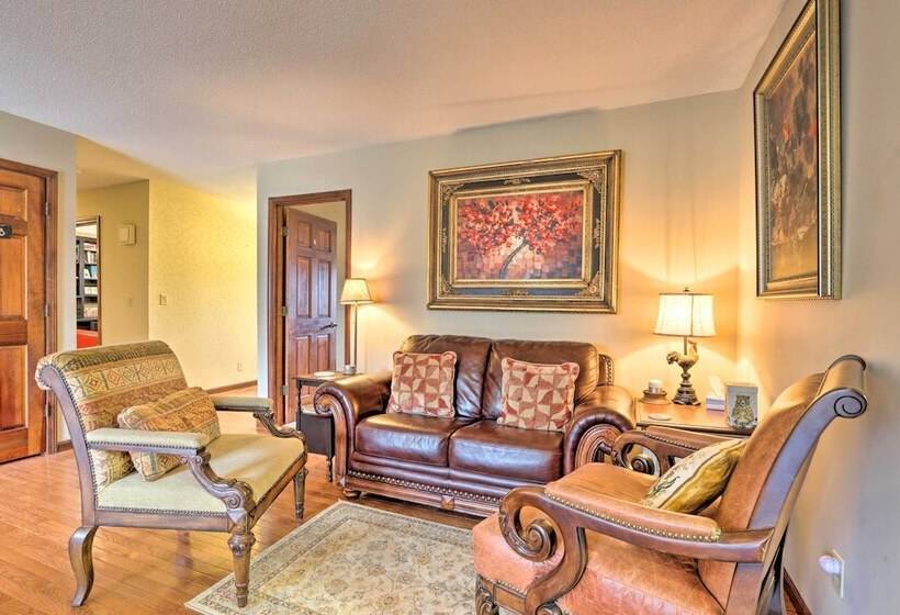Spacious Home W/ Pond ~ 13 Mi To Columbia!