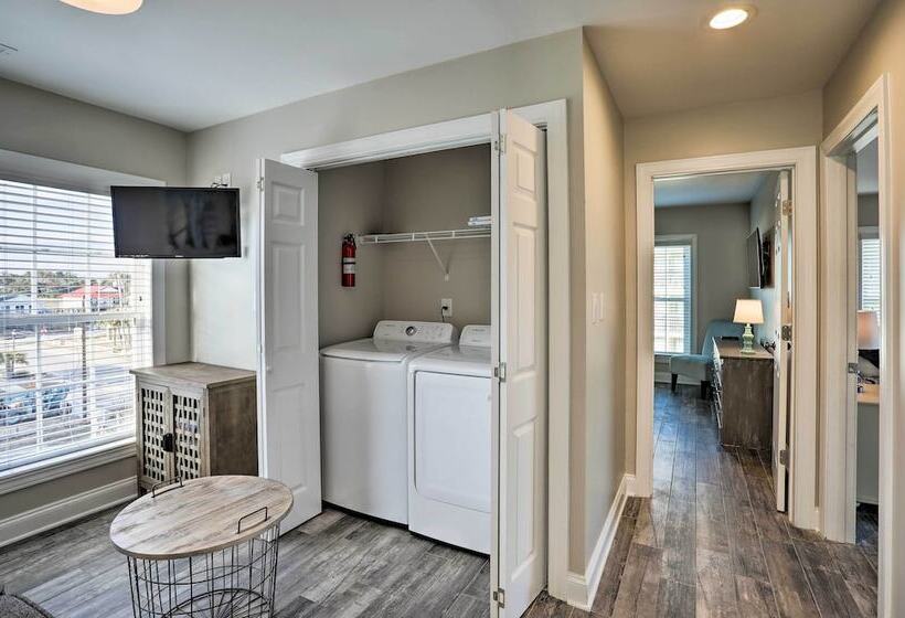 Spacious Murrells Inlet Hub W/ Pool, Walk To Shore