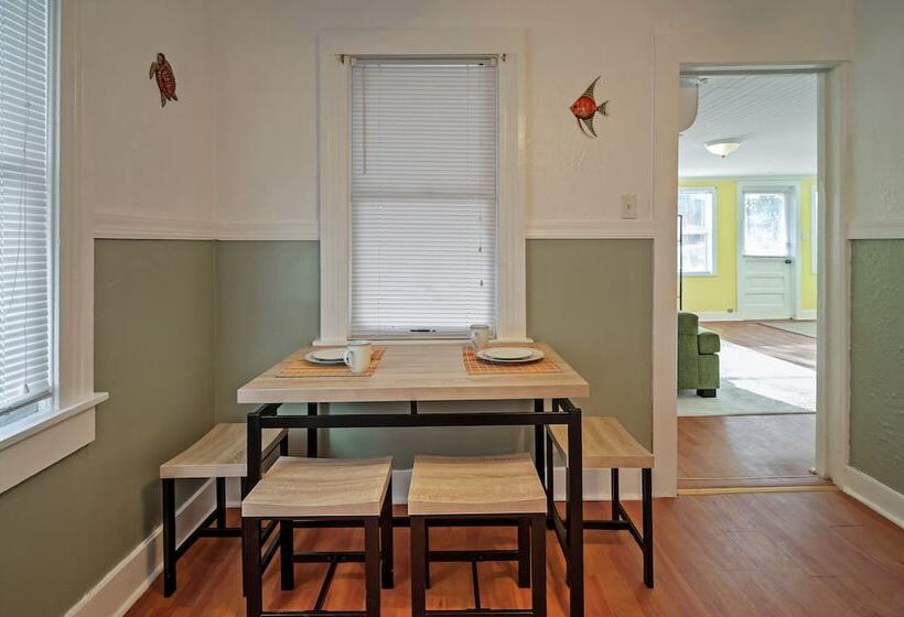 Treasure Island Cottage, Near Boardwalk & Beach!