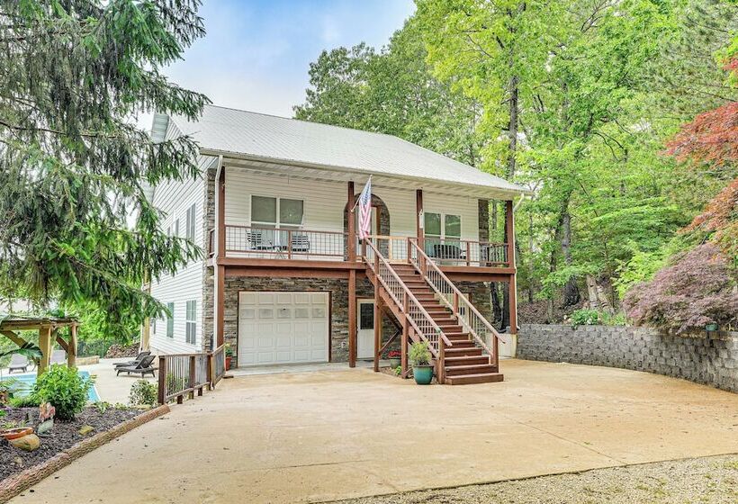 Secluded Branson Escape W/ Pool & Game Room!