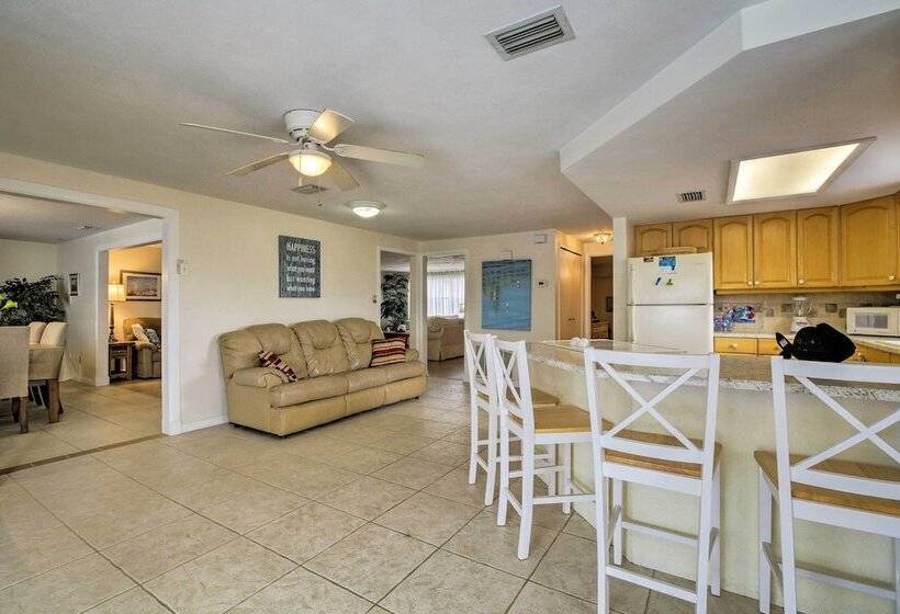 Waterfront Hernando Beach Home W/ Dock+kayaks