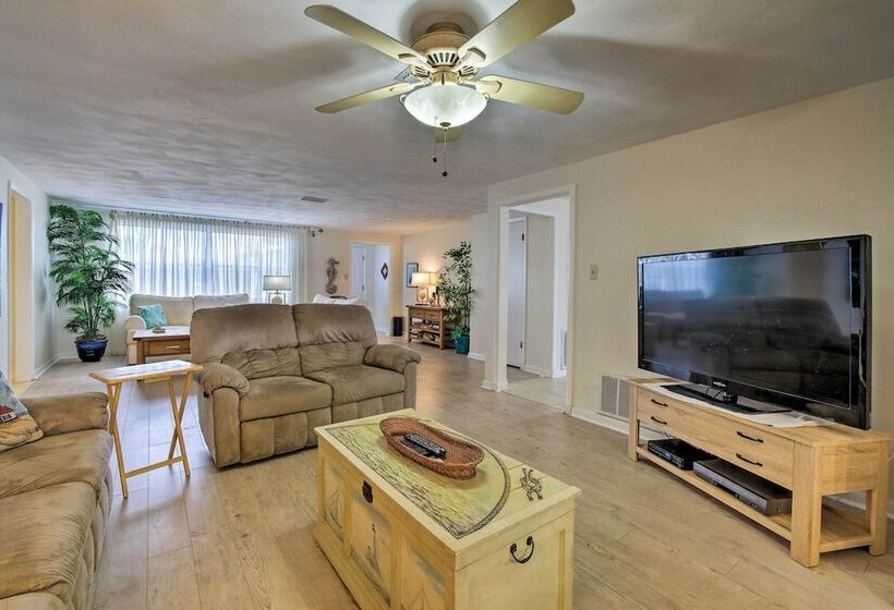 Waterfront Hernando Beach Home W/ Dock+kayaks