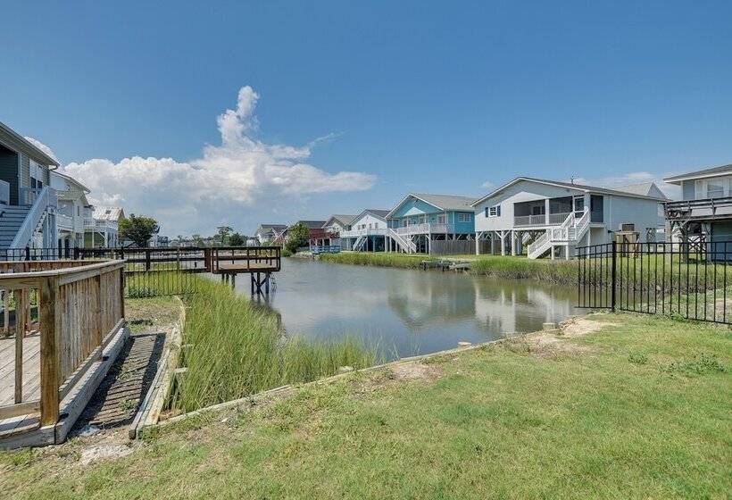 Waterfront Home W/ Deck In North Myrtle Beach!