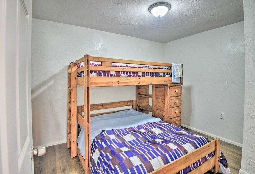 Waterfront Welaka Escape W/ Private Docks!