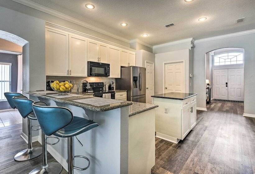 Apopka Single Story Home W/ Private Lanai + Pool!