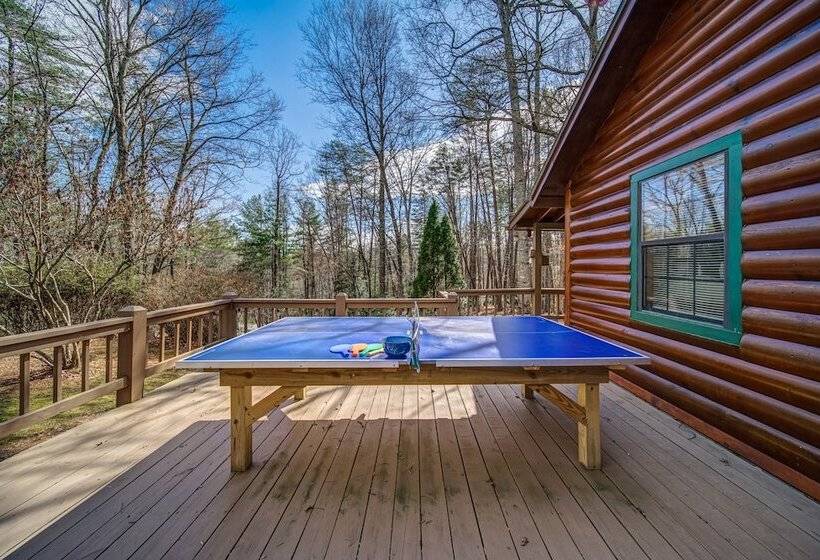 Blueridge Retreat Private 4 Bdr Cabin Sleeps 10!