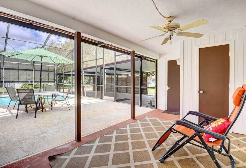 Bradenton Cottage W/ Screened Pool: 12 Mi To Beach