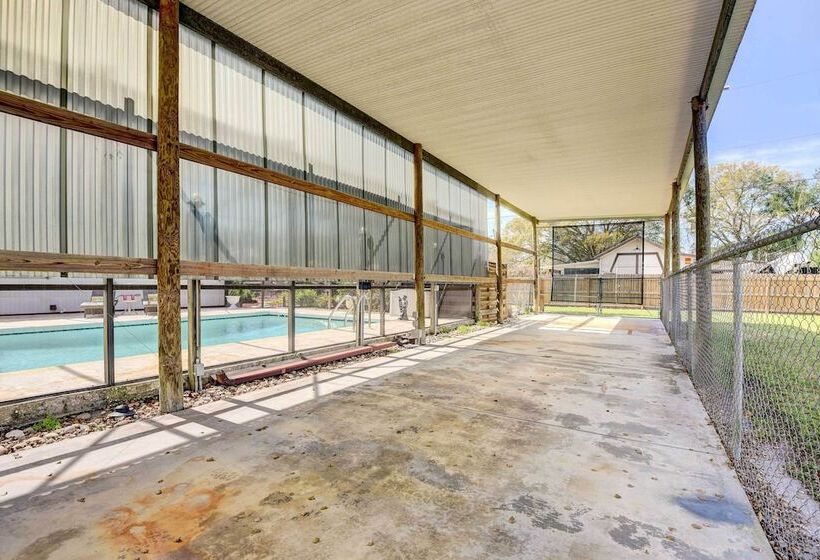 Bradenton Cottage W/ Screened Pool: 12 Mi To Beach