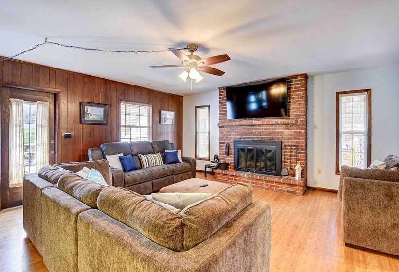 Bradenton Cottage W/ Screened Pool: 12 Mi To Beach