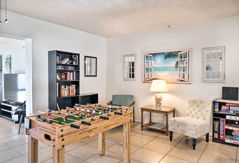 Bright Bradenton Home W/ Games: 6 Mi To Beach