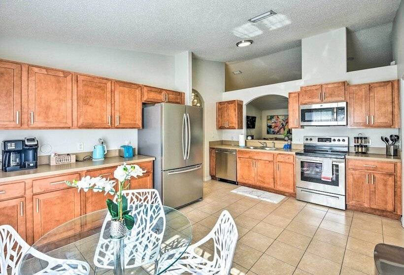 Bright Palm Coast Gem W/ Lanai & Private Pool