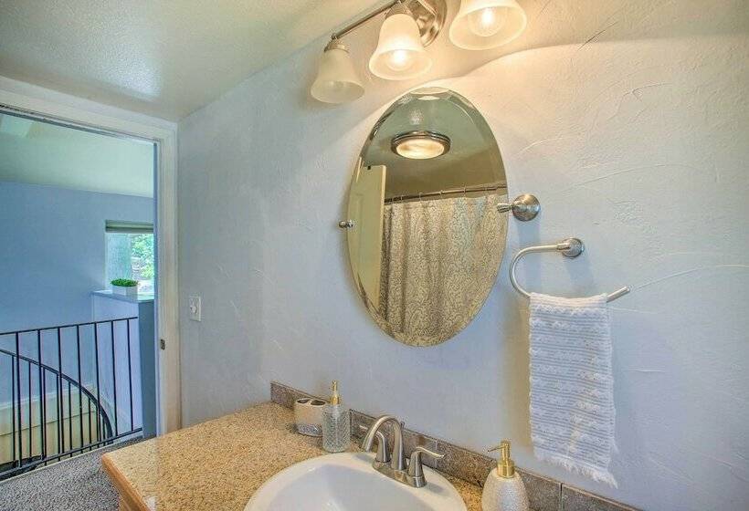 Charming Cabin On Newman Lake W/ Boat Dock!