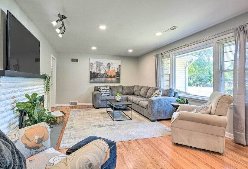 Charming Springfield Home W/ Private Backyard