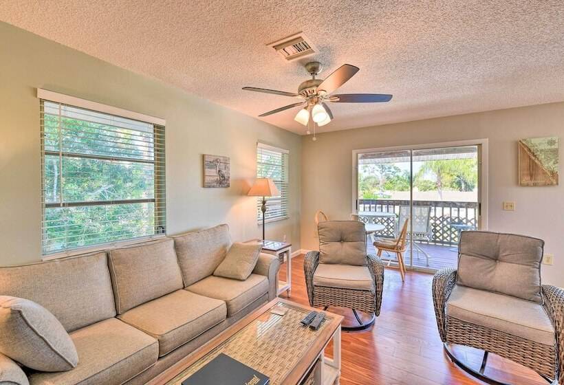 Coastal Oasis W/ Shared Pool, 2 Mi To Beach!