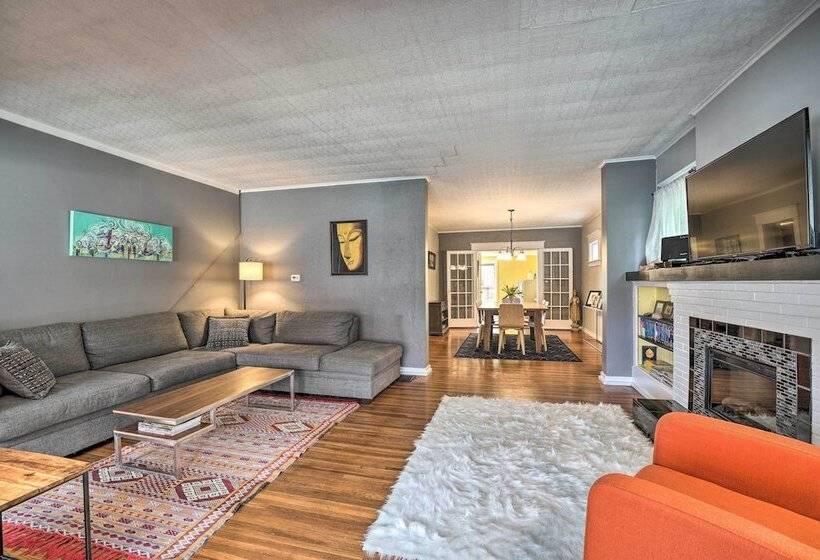 Comfortable Craftsman Home   2 Miles To Ub Campus!