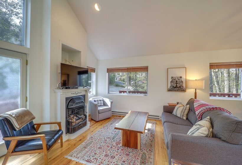 10 Mi To Sugar Mountain: Cozy Newland Cabin!