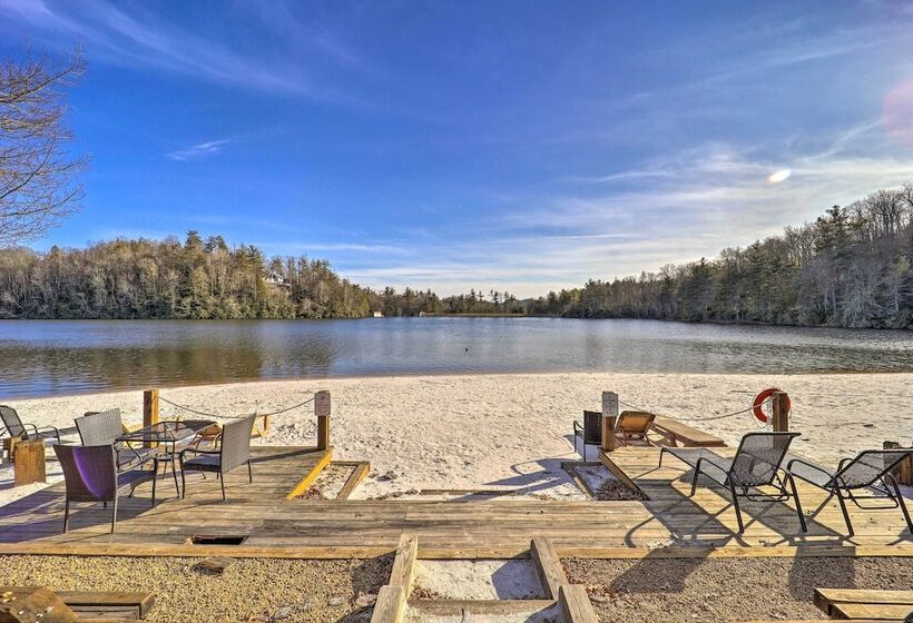 10 Mi To Sugar Mountain: Cozy Newland Cabin!