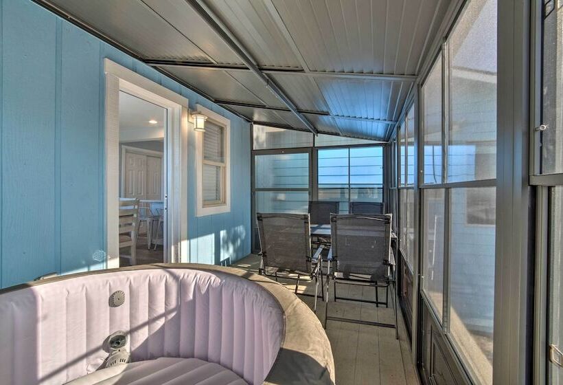 Gold Beach Home W/ Hot Tub, 1/4 Mi To Beach!