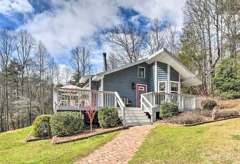 Private Pool, Hot Tub & Yard: Serene Murphy Home
